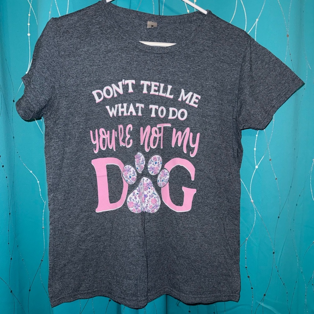 Gildan Charcoal Tee with Pink and Purple Dog Design - Picture 3 of 4
